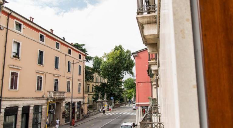 INTERO APPARTAMENTO nel cuore di VICENZA — photo 2