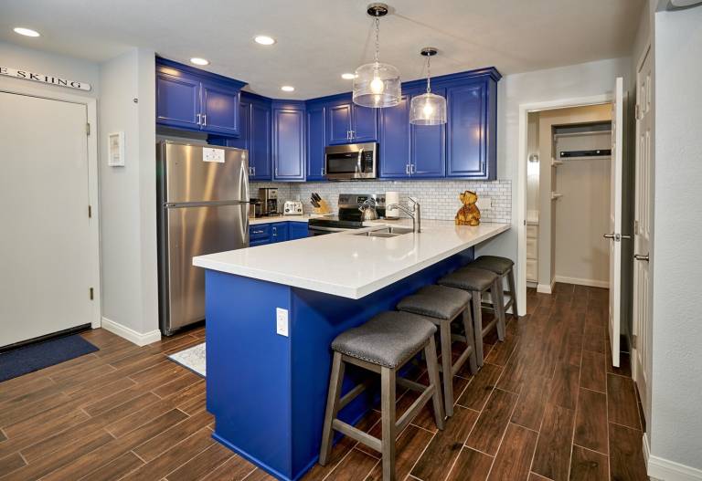 Condo with private pool — photo 3