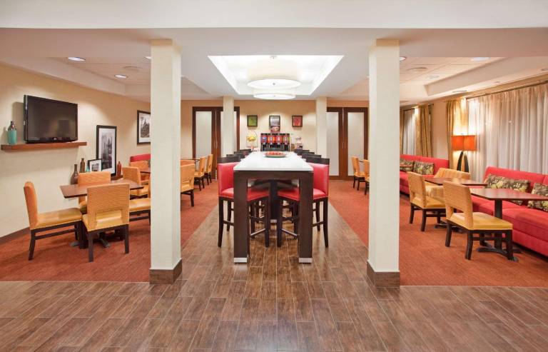 Hampton Inn Kansas City/Lees Summit — photo 3