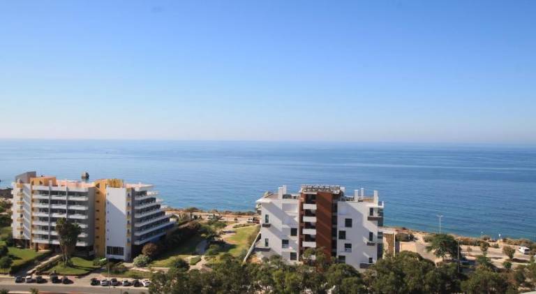 Holiday apartment with pool | Next to the beach | Pet-friendly in Portimão