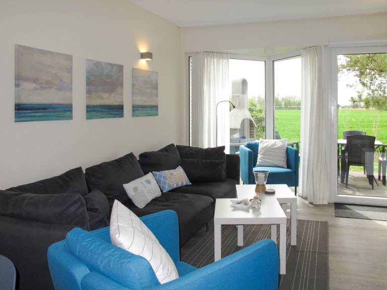 Family-friendly wonderful vacation home with grill, terrace & yard | Pets allowed — photo 2