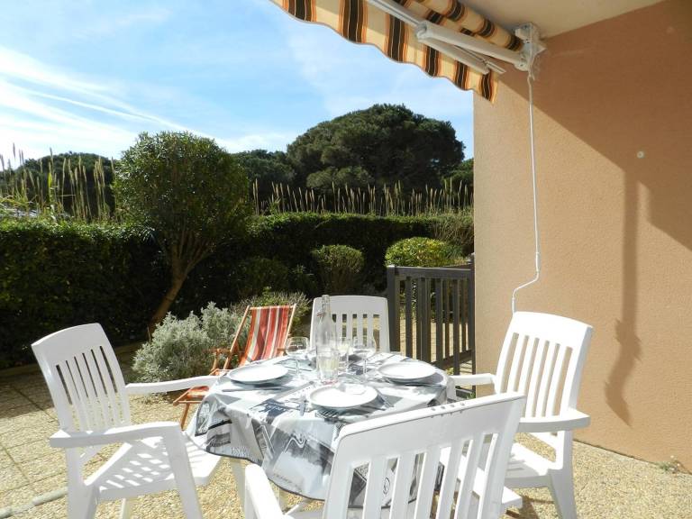 Studio with pool in Bormes-Les-Mimosas