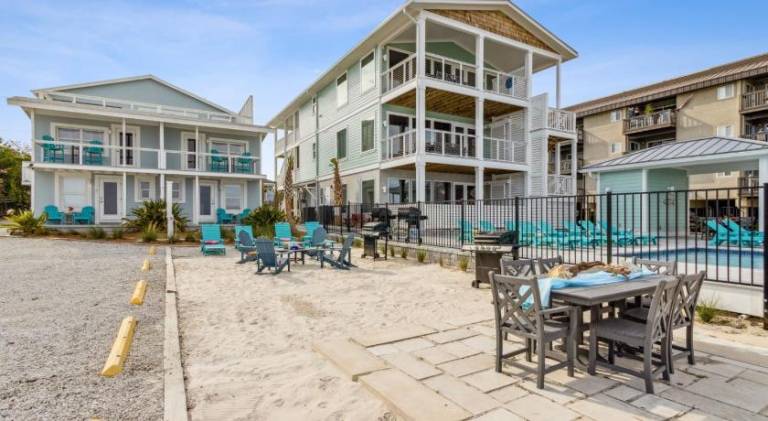 Flamingo Loft - Charming Oceanfront Loft - Multiple Decks - Private Beach Access — photo 5