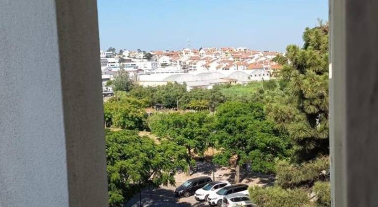 Holiday apartment with 2 rooms for 5 persons in Almada