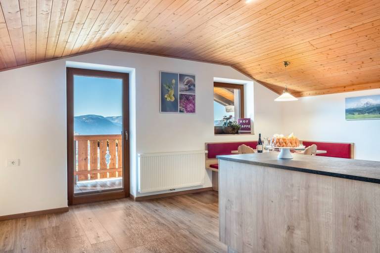 Charming Apartment “Völs Gfliererhof” with Mountain View & Balcony in Fie allo Sciliar