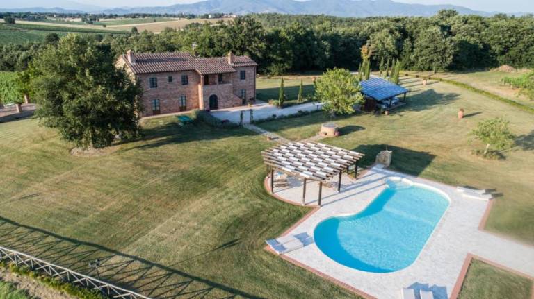 Villa 'Boschi Salviati' with Private Pool, Whirpool, Wi-Fi and Air Conditioning in Marciano della Chiana