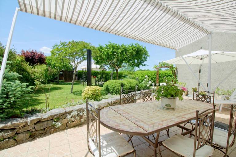 Gite with grill, terrace & garden in Lourdes