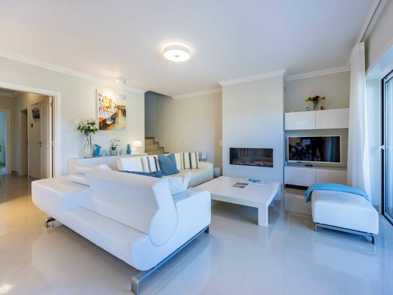 Villa Lagos
