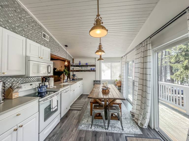 Iconic Cabin! Hot tub, fire pit, lakefront, dock, pet friendly and more! — photo 5