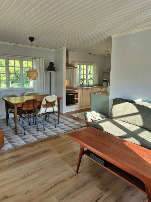 Lyst sommerhus med have til spil og leg på Lolland