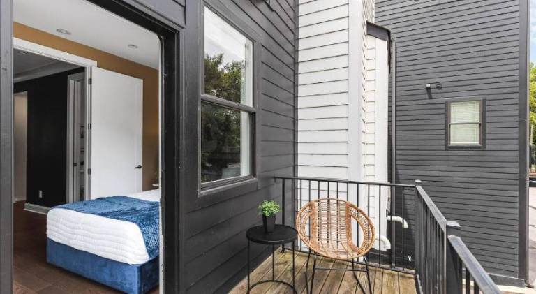 Fully equipped pleasant vacation home with patio | Pets allowed — photo 3