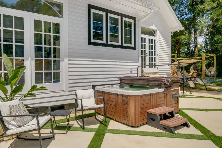 Spacious Durham Home w/ Fire Pit & Hot Tub! — photo 2