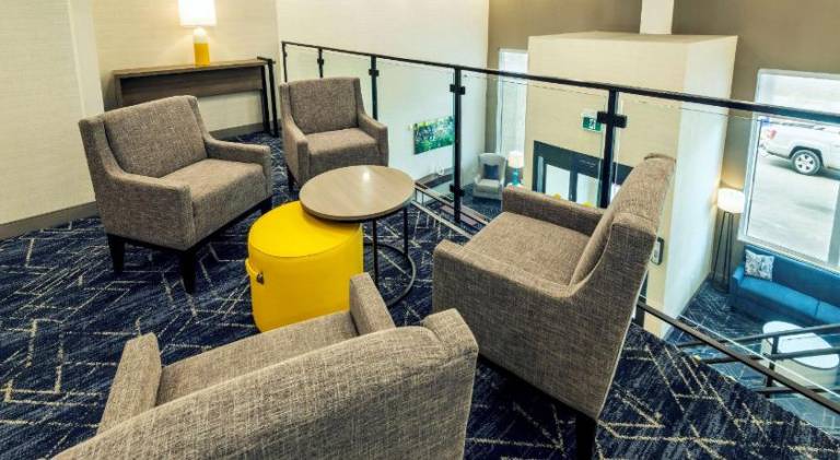 Comfort Inn & Suites — photo 4