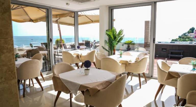 HOTEL MEDITERRANEO LIMAN free private beach for hotel guest — photo 4