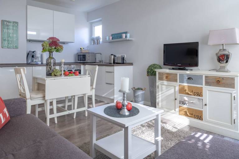 Moderne 2-Zimmerwohnung mit tollem Weitblick in ruhiger Lage — photo 3