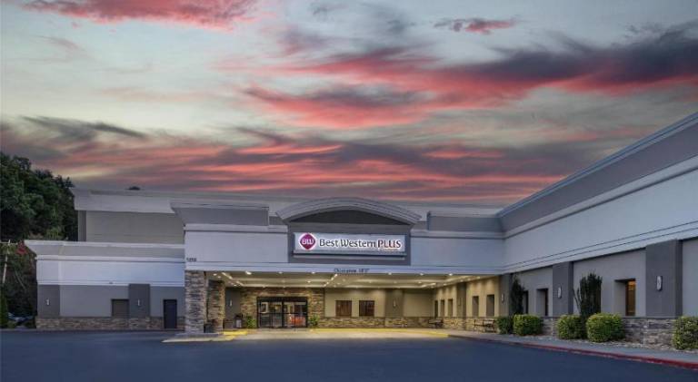 Best Western Plus Clemson Hotel & Conference Center in Clemson, SC