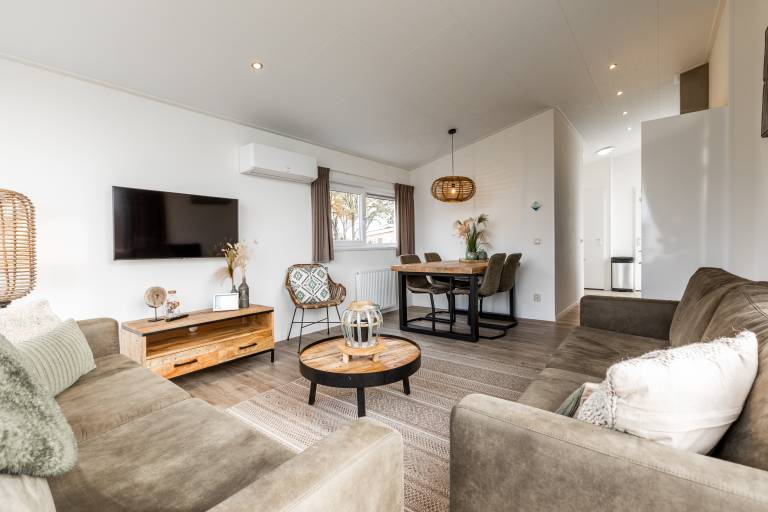 Vacation fun for 2 to 4 people