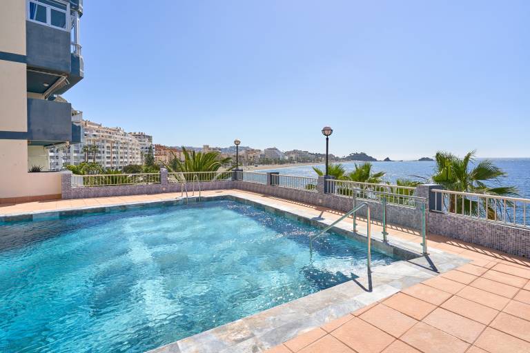 Rental apartment with pool & fast internet | Beach view — photo 2