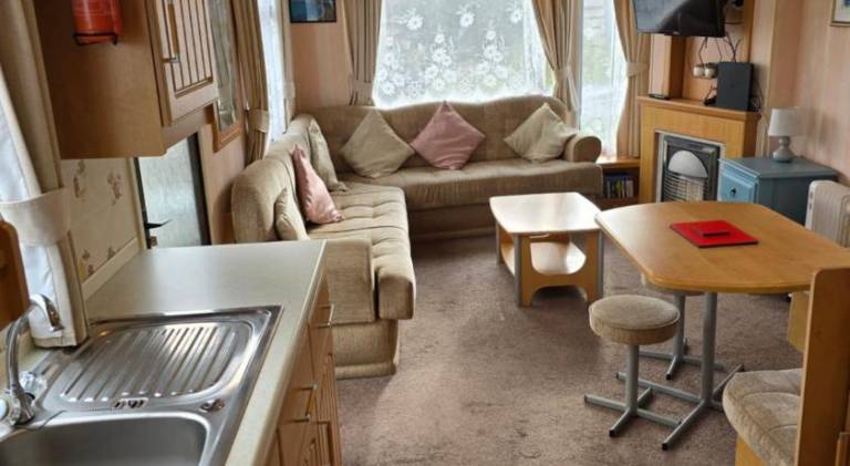 Homely 2 Bedrommed Mobile Home E1 — photo 2