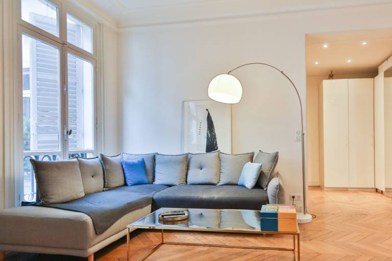 Secret Villiers I Stylish 2 Bed Apt in Villiers — photo 3