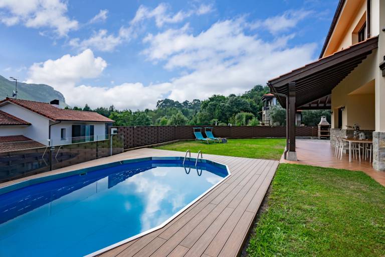 Ferienhaus mit Pool in Ribadesella, Atlantikküste Spanien f&uuml;r max. 8 Personen am Atlantik