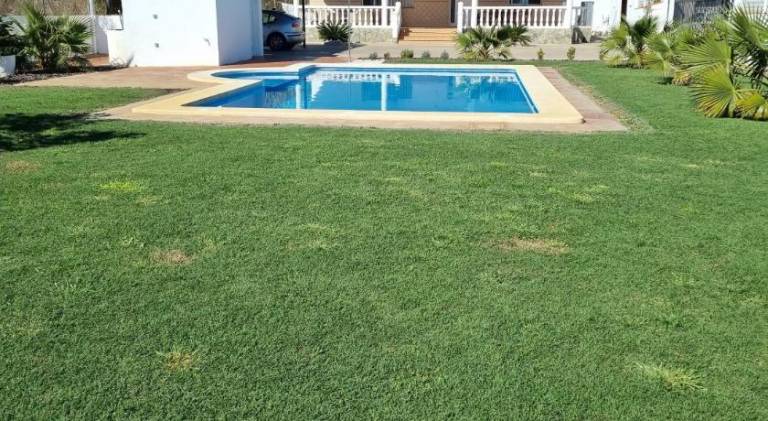 Fully equipped villa with terrace, jacuzzi & private pool | Pets are welcome in Castelló de la Plana