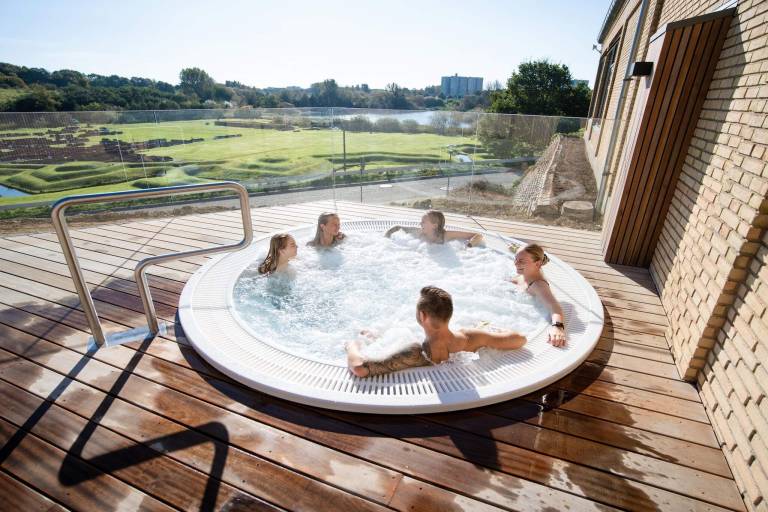 Fully equipped vacation home with jacuzzi, sauna & barbeque | Beach nearby | Pet-friendly — photo 3