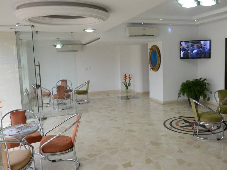 Hotel Intersuites — photo 4