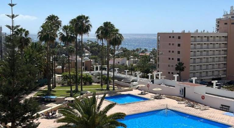 Holiday apartment with private pool & patio | Next to the beach | Dogs allowed in Adeje