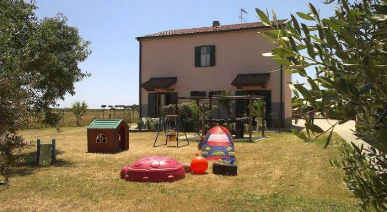 House with grill & garden — photo 4