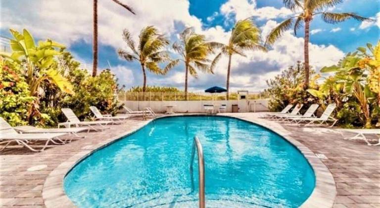 OCEAN FRONT BEACH PADS---South Beach in Miami Beach, FL