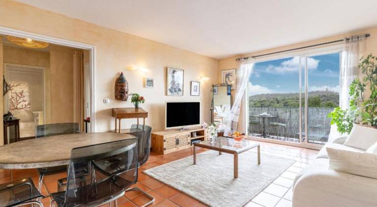 Wonderful rental apartment with pool | Pet-friendly in Valbonne