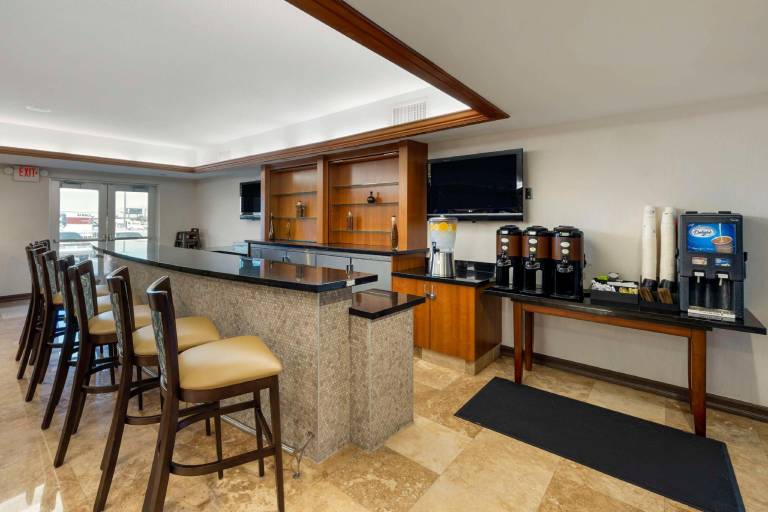 Best Western Plus Henderson Hotel — photo 4