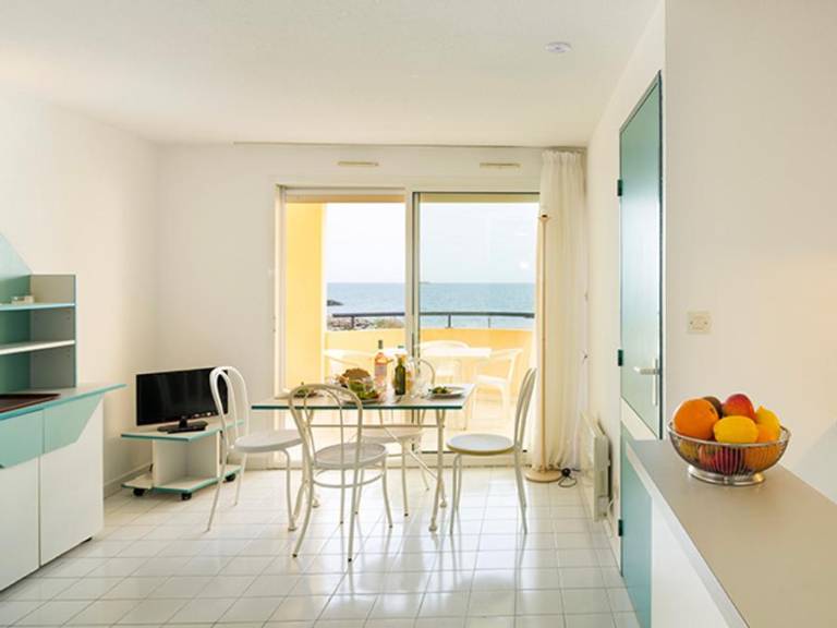 Child-friendly holiday apartment with patio & pool | Next to the beach | Pets allowed — photo 5