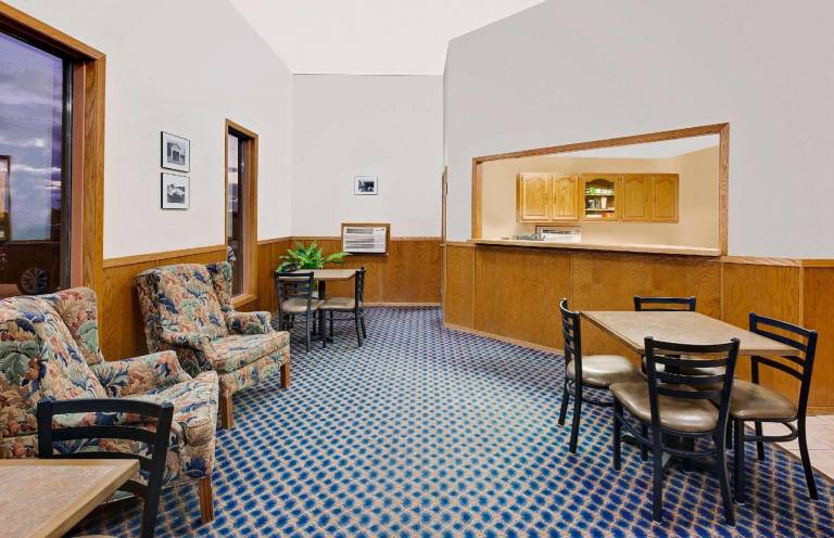 Super 8 By Wyndham Keokuk — photo 2