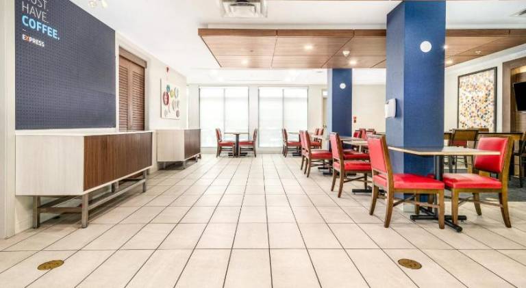 Holiday Inn Express Hotel & Suites Medicine Hat Transcanada Hwy 1 By IHG — photo 3