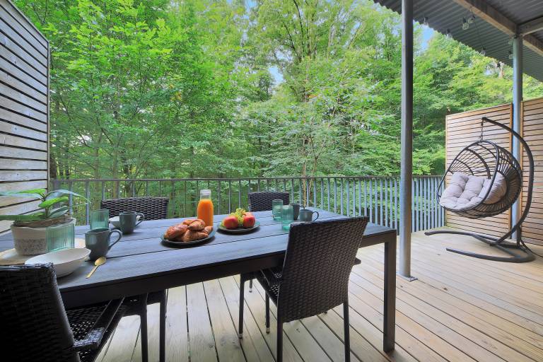 Vacation home with sauna & patio — photo 2