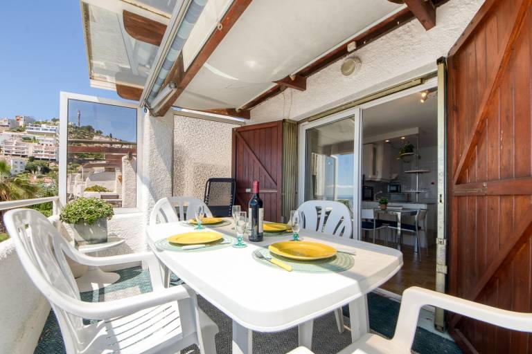 Vacation home with barbecue, patio & pool — photo 5