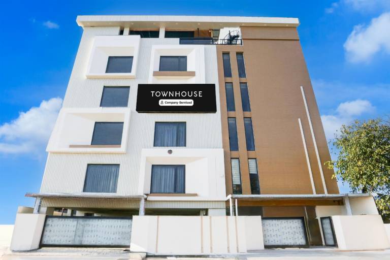 Super Townhouse ISBT Dehradun in Vikasnagar