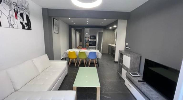Holiday apartment with 3 rooms for 7 persons in Logroño