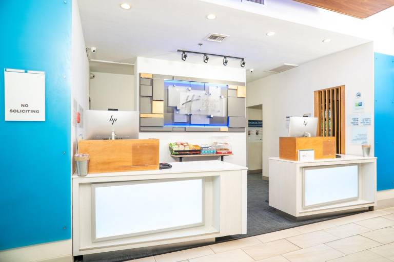 Holiday Inn Express Hotel & Suites Hesperia By IHG — photo 4