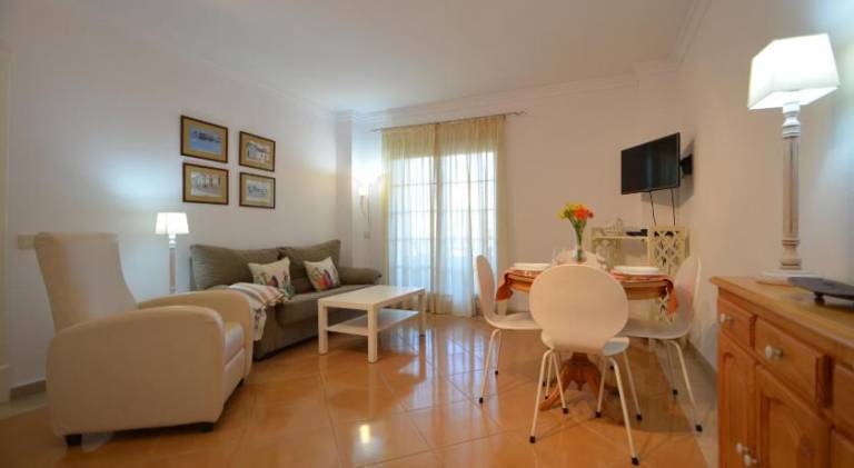 Holiday apartment with private pool, terrace & yard | Beach nearby | Pets are welcome — photo 2