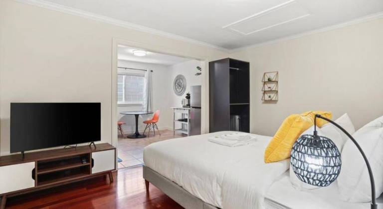House | Pet-friendly in South San Francisco, CA