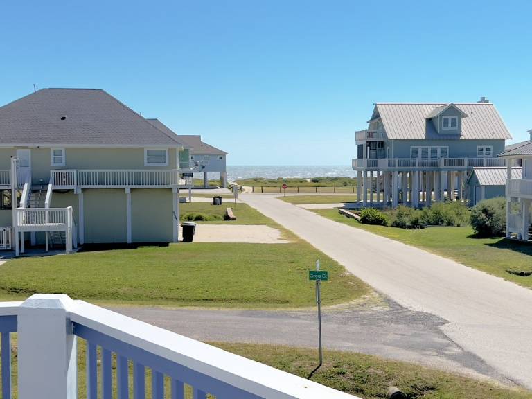 House with barbeque | Beach view — photo 3