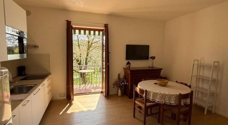 Rental apartment with pool, yard & terrace | Pets are welcome in Lazise