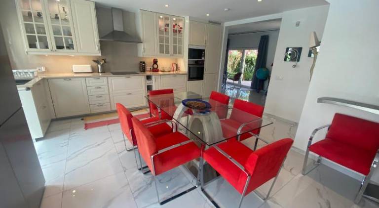 Charming villa with hot tub & pool | Dogs allowed — photo 2