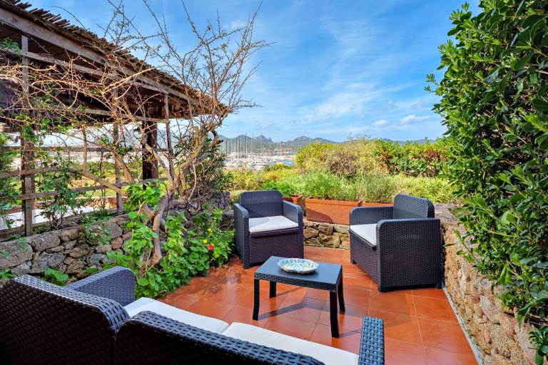 Family-friendly pleasant rental apartment with terrace | Sea view | Pet-friendly in Olbia