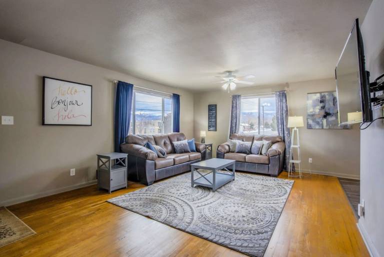 Vacation home with yard, fast internet & barbecue in Colorado Springs, CO