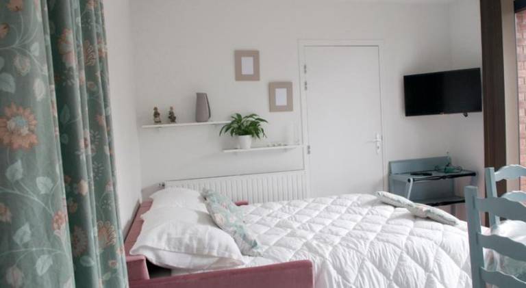 Holiday apartment with terrace & barbeque — photo 2