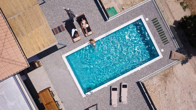 Fully equipped beautiful villa with yard, pool & BBQ | Good for workation | Dogs allowed — photo 4